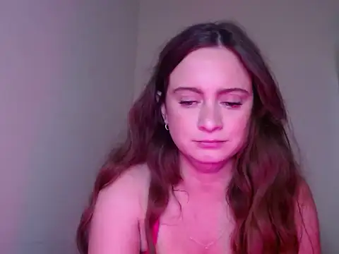 Snapshot of Sophie_Raegan chatting on 01.10.25 Sophie Raegan online show from 01.10.25