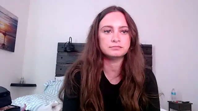 Snapshot of Sophie_Raegan chatting on 02.18.25 Sophie Raegan online show from 02.18.25