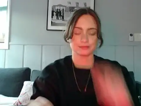 Snapshot of Sophie_Raegan chatting on 02.24.25 Sophie Raegan online show from 02.24.25