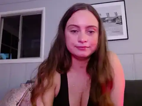 Snapshot of Sophie_Raegan chatting on 03.06.25 Sophie Raegan online show from 03.06.25