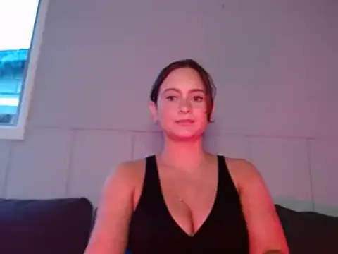 Snapshot of Sophie_Raegan chatting on 03.12.25 Sophie Raegan online show from 03.12.25