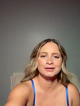 Sophie Raegan online show from 10.28.25