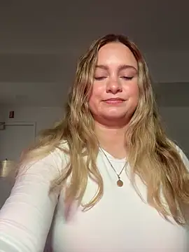 Sophie Raegan online show from 03.12.26