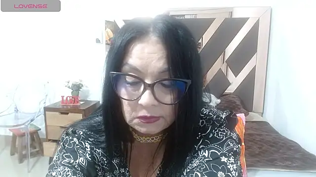 lindaesmeralda online show from 03.18.26