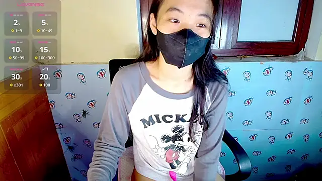 Snapshot of __Saphia__ chatting on 10.30.25 Saphia online show from 10.30.25