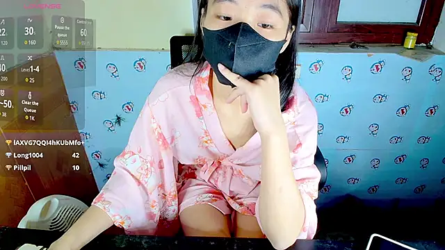 Snapshot of __Saphia__ chatting on 11.06.25 Saphia online show from 11.06.25