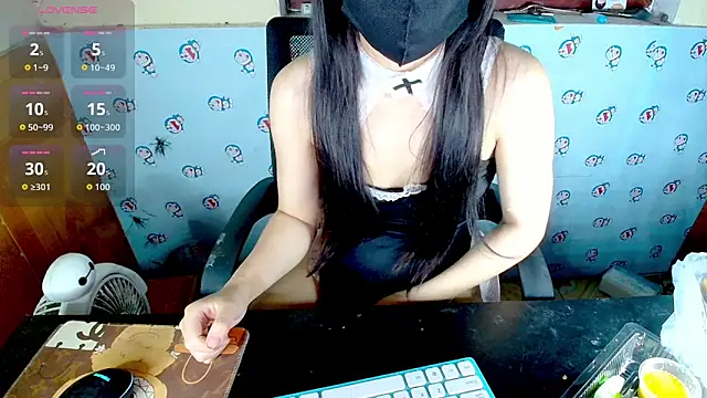   Saphia   online show from 04.13.26