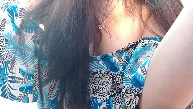 Snapshot of dayis_butera chatting on 09.19.25 dayis butera online show from 09.19.25