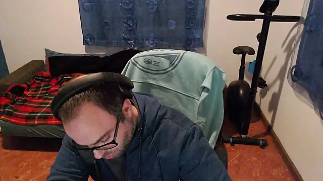 Snapshot of ravingr4d4 chatting on 01.24.25 ravingr4d4 online show from 01.24.25