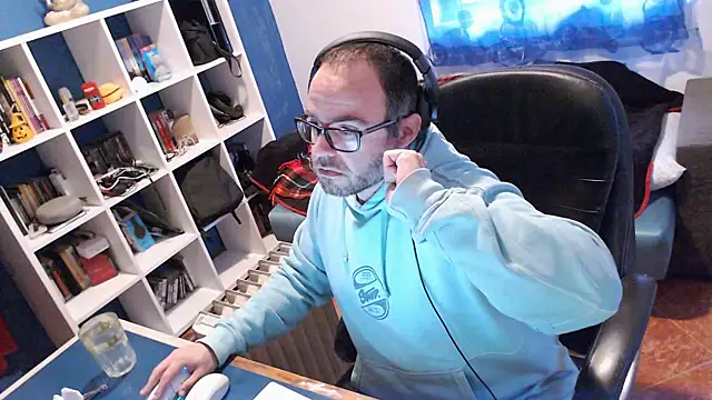 Snapshot of ravingr4d4 chatting on 01.28.25 ravingr4d4 online show from 01.28.25