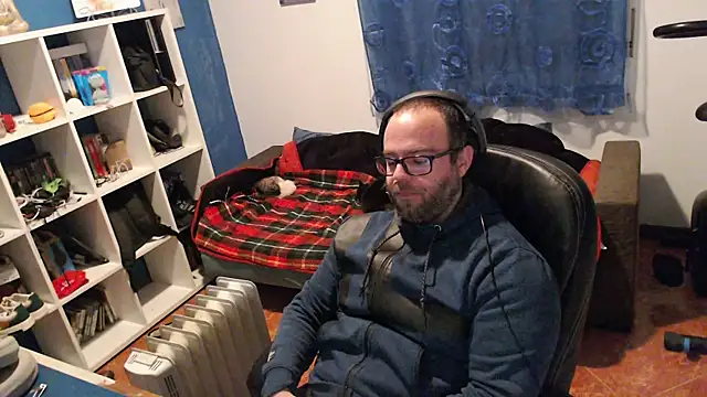 Snapshot of ravingr4d4 chatting on 01.29.25 ravingr4d4 online show from 01.29.25