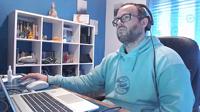 Snapshot of ravingr4d4 chatting on 02.04.25 ravingr4d4 online show from 02.04.25
