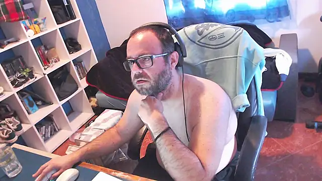 Snapshot of ravingr4d4 chatting on 02.12.25 ravingr4d4 online show from 02.12.25