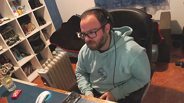 Snapshot of ravingr4d4 chatting on 02.12.25 ravingr4d4 online show from 02.12.25