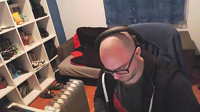 Snapshot of ravingr4d4 chatting on 02.20.25 ravingr4d4 online show from 02.20.25