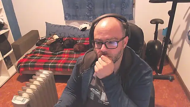 Snapshot of ravingr4d4 chatting on 03.01.25 ravingr4d4 online show from 03.01.25