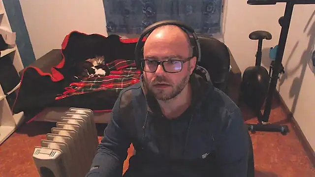 Snapshot of ravingr4d4 chatting on 03.02.25 ravingr4d4 online show from 03.02.25