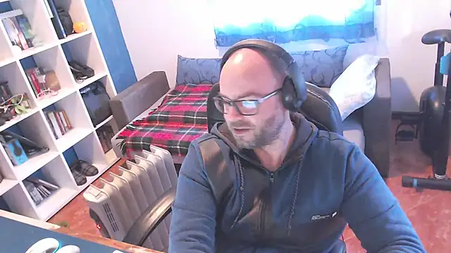 Snapshot of ravingr4d4 chatting on 03.04.25 ravingr4d4 online show from 03.04.25