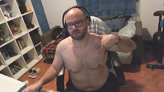 Snapshot of ravingr4d4 chatting on 03.05.25 ravingr4d4 online show from 03.05.25