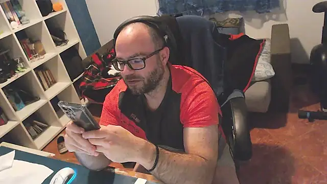 Snapshot of ravingr4d4 chatting on 03.07.25 ravingr4d4 online show from 03.07.25