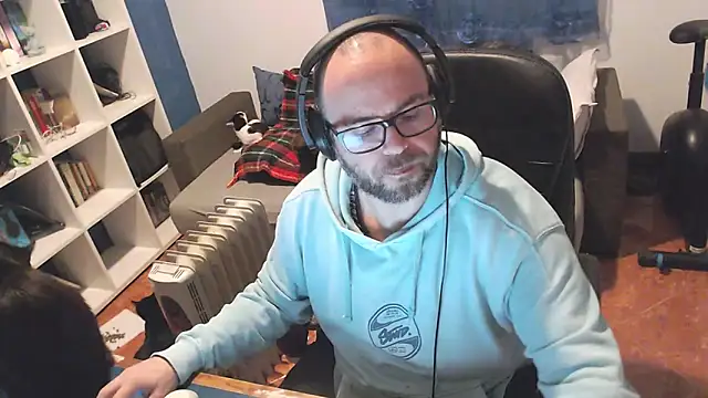 Snapshot of ravingr4d4 chatting on 03.12.25 ravingr4d4 online show from 03.12.25