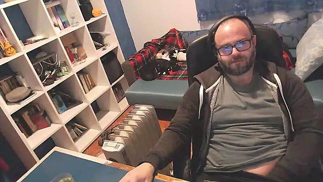 Snapshot of ravingr4d4 chatting on 03.16.25 ravingr4d4 online show from 03.16.25