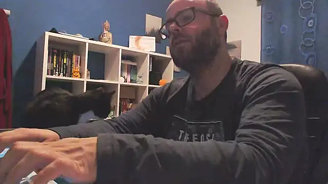 Snapshot of ravingr4d4 chatting on 03.18.25 ravingr4d4 online show from 03.18.25
