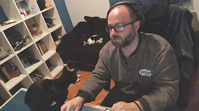 Snapshot of ravingr4d4 chatting on 03.21.25 ravingr4d4 online show from 03.21.25