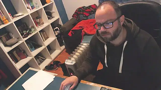 Snapshot of ravingr4d4 chatting on 03.22.25 ravingr4d4 online show from 03.22.25