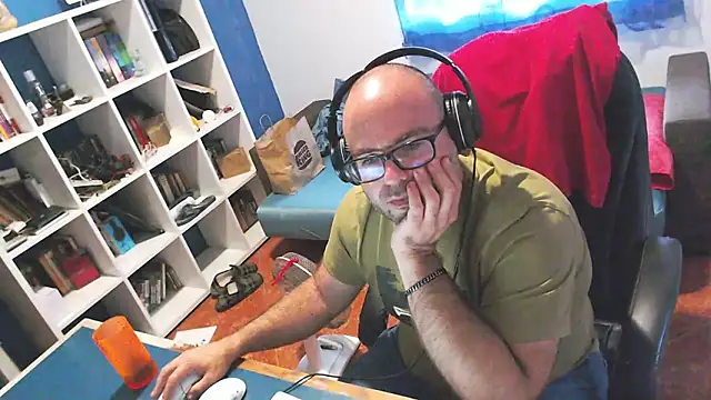 Snapshot of ravingr4d4 chatting on 09.09.25 ravingr4d4 online show from 09.09.25