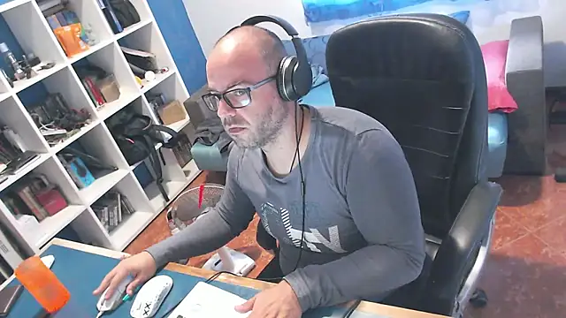 Snapshot of ravingr4d4 chatting on 09.12.25 ravingr4d4 online show from 09.12.25