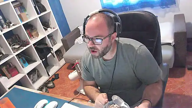 ravingr4d4 online show from 10.01.25