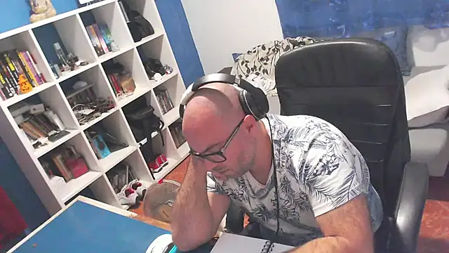 ravingr4d4 online show from 10.09.25