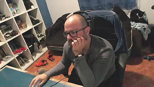 ravingr4d4 online show from 10.29.25