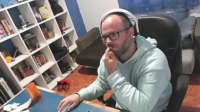 ravingr4d4 online show from 11.16.25