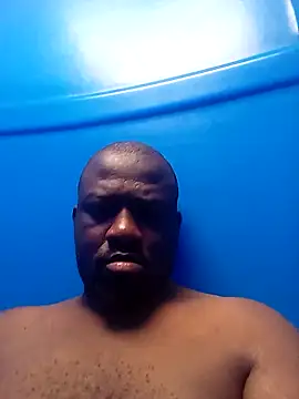 Snapshot of Robzevyrus chatting on 10.17.25 Robzevyrus online show from 10.17.25