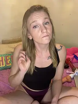 Snapshot of OriginalBarbieEst92 chatting on 02.25.25 OriginalBarbieEst92 online show from 02.25.25