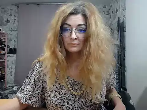 Helen1974 online show from 03.12.25