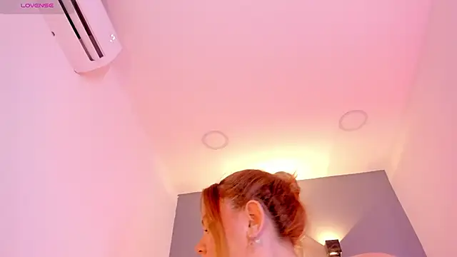 sophiarossee  online show from 01.22.25