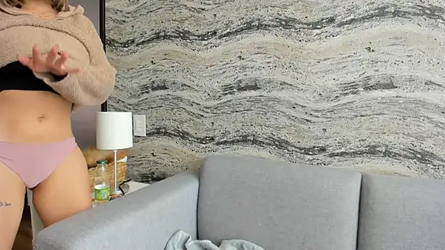 Snapshot of Sophi__a chatting on 03.03.25 Sophi  a online show from 03.03.25