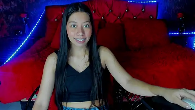 sexylaurita online show from 12.18.24