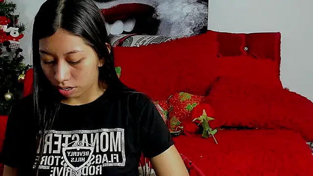 sexylaurita online show from 12.31.24
