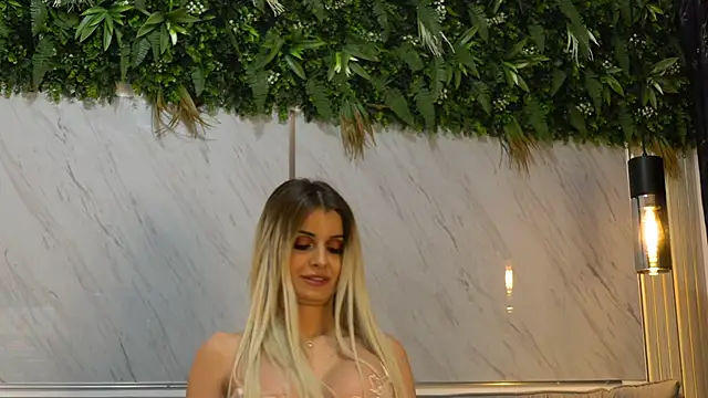 MiaCharm online show from 01.31.26