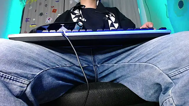 zacwatson  online show from 12.04.24