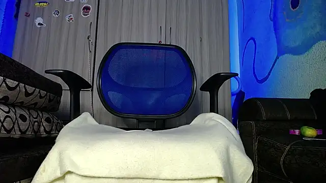 zacwatson  online show from 02.04.25