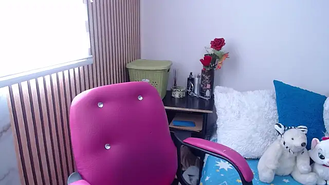 CristialJones  online show from 09.20.25