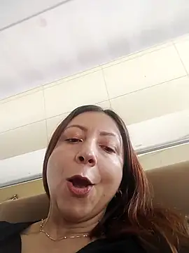 malusexy33 online show from 10.04.25