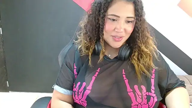 I am yours- online show from 01.11.25