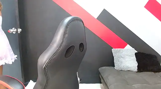 I am yours- online show from 01.21.25