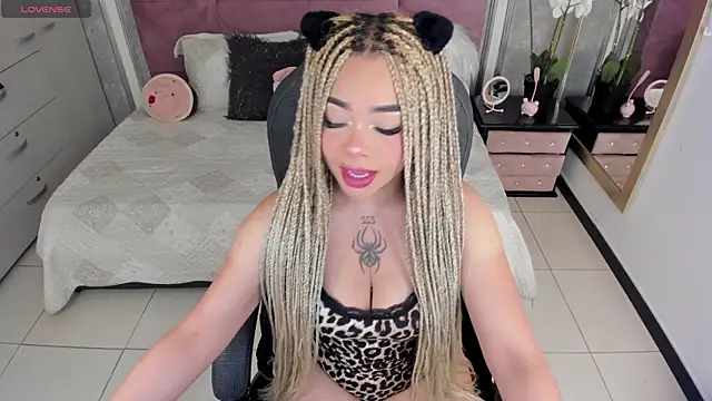 conny  curly online show from 11.23.25